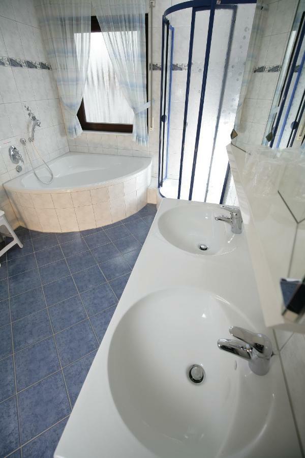 Hotel Am Baronenwald Göppingen Kültér fotó